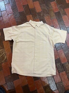 MEN SHIRT XL short sleeve yellow Van Heusen button up 3045